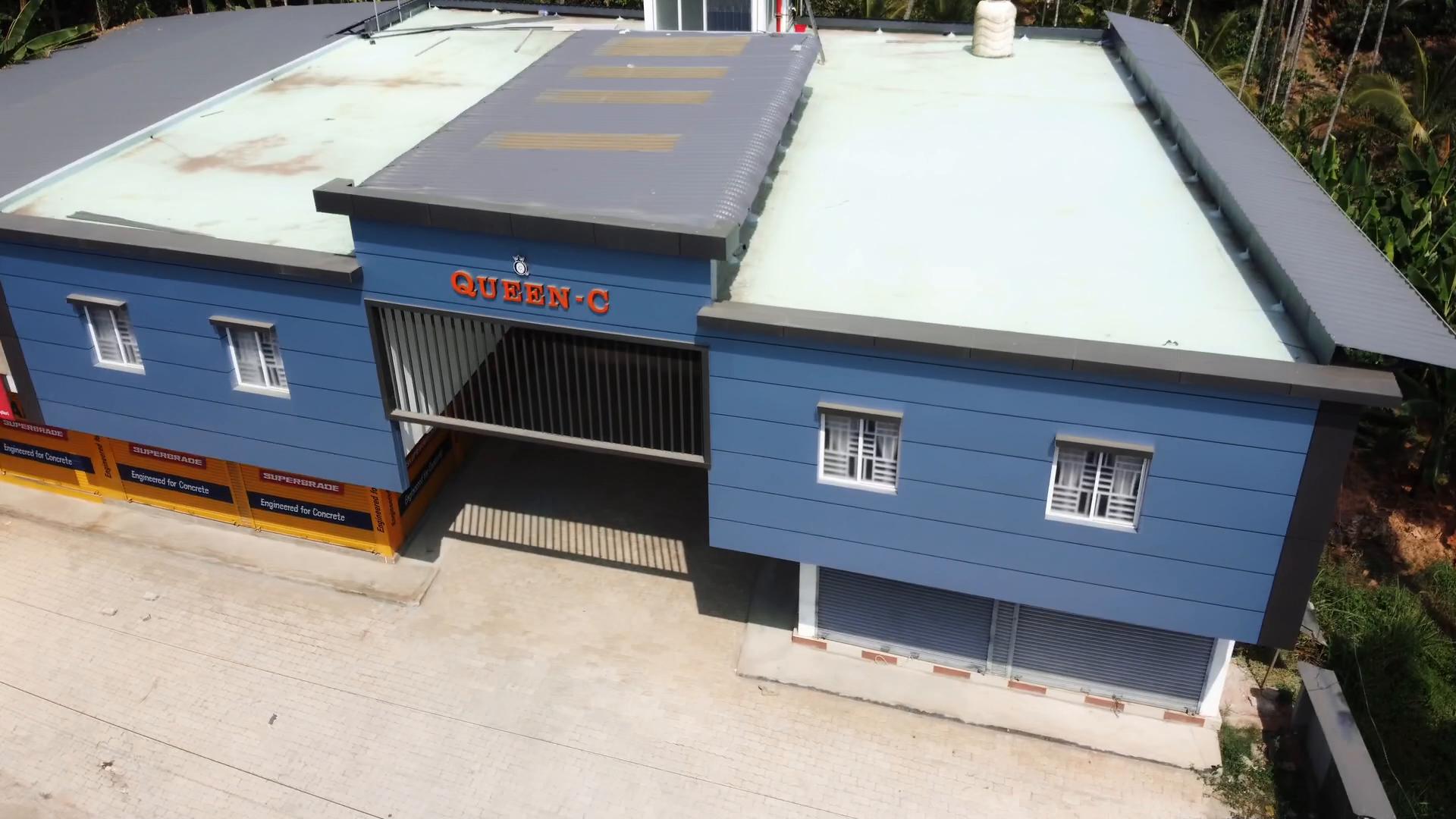 Queen C Inn - Tap to explore photos