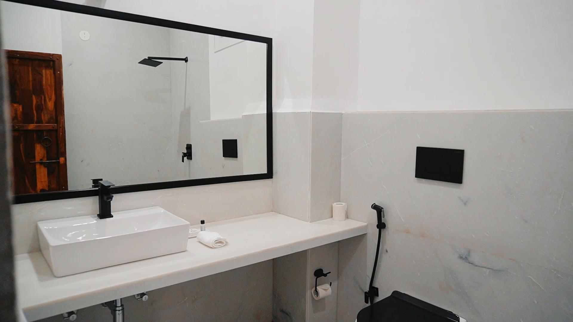 Madri Retreat - Heritage Boutique Hotel with Pool - Tap to explore photos