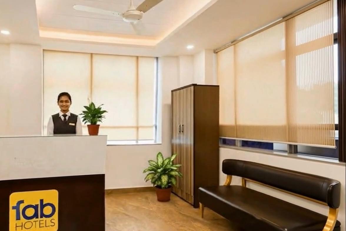 FabHotel Ramhan - Nr. Patel Nagar Metro - Tap to explore photos