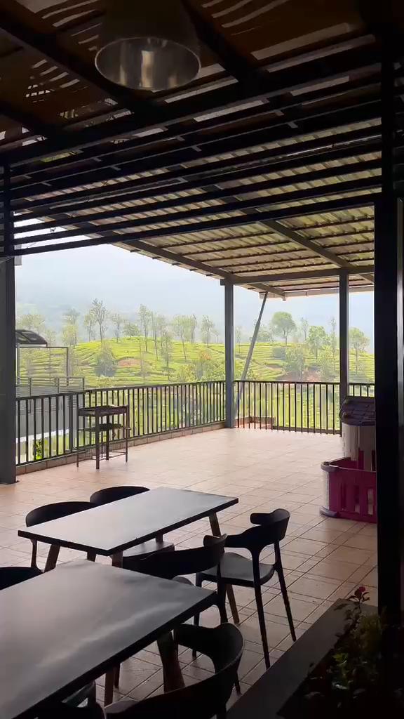 Hillway Resort - Tap to explore photos
