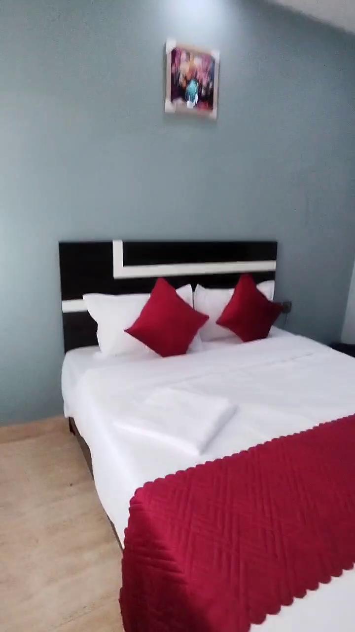 Soho 62 - Tap to explore photos